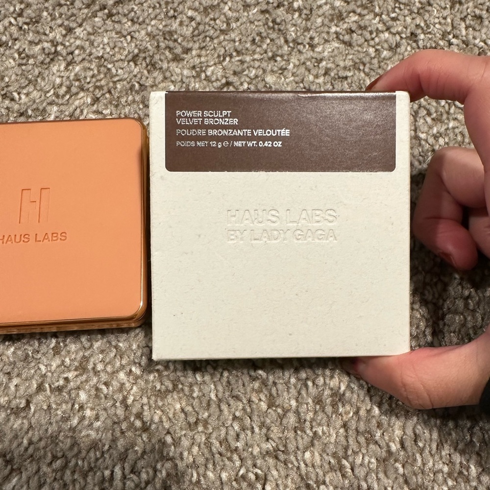 Haus Labs Power Sculpt Velvet Bronzer- Deep Level 12 - Picture 4 of 5